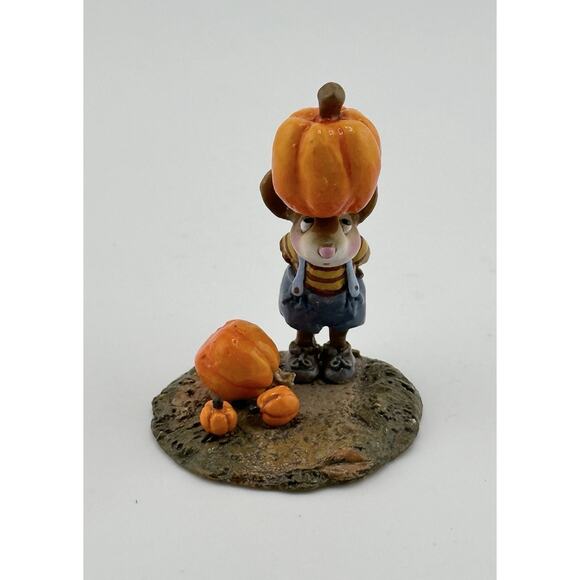 Wee Forest Folk "Tippy Top" 2005 Mouse w/ Pumpkin M-340 A. Petersen Retired - Picture 2 of 9